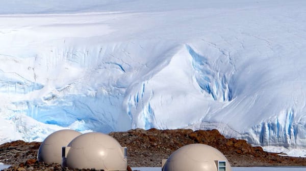 തണുത്തുറഞ്ഞ മഞ്ഞുമലകള്‍ മാത്രമുള്ള അന്റാര്‍ട്ടിക്കയില്‍ ആകെയുള്ളത് ഒരേയൊരു ഹോട്ടല്‍