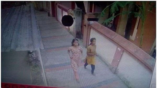 അട്ടക്കുളങ്ങര ജയിലിൽ രണ്ട് തടവുകാരികൾ മതിൽ ചാടി