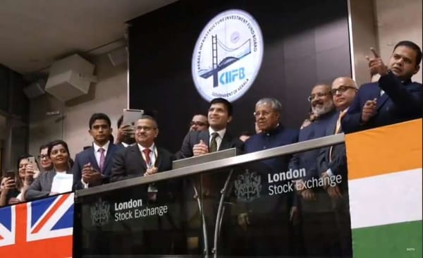 ലണ്ടന്‍ ഓഹരി വിപണി തുറന്ന് ചരിത്രം കുറിച്ച് പിണറായി വിജയന്‍