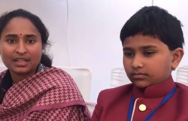 തോക്ക്  ചൂണ്ടിയവർക്ക് നേരെ വാക്കുകൊണ്ട് പൊരുതിയ കുഞ്ഞു മനസിന്‍റെ ധീരതയ്ക്ക് ആദരം