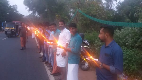 പതിനായിരങ്ങൾ അണിനിരന്ന്  അയ്യപ്പ ജ്യോതി തെളിച്ചു