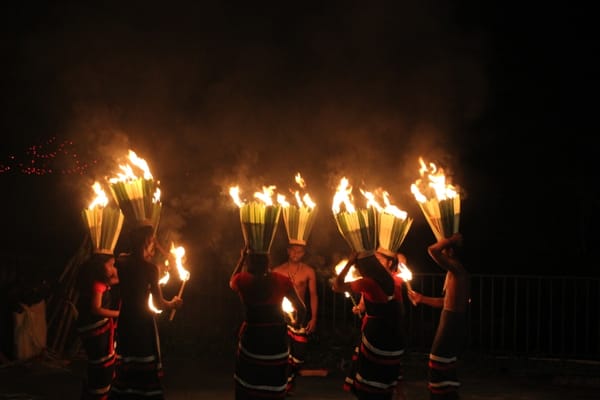 ആദ്യം ഒളിച്ചോട്ടം പിന്നെ കല്യാണം; വ്യത്യസ്തമാണീ ആചാരങ്ങൾ