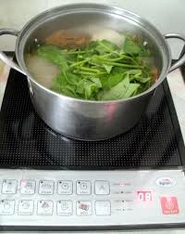 ഇന്‍ഡക്ഷന്‍ കുക്കറുകളില്‍ ഭക്ഷണം പാകംചെയ്യുന്നവര്‍ അറിയുന്നുണ്ടോ ഈ ആരോഗ്യപ്രശ്നങ്ങള്‍