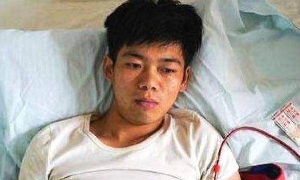 ഐഫോണ്‍ വാങ്ങാന്‍ കിഡ്നി വിറ്റു; ശസ്ത്രക്രിയയ്ക്ക് ശേഷമുണ്ടായ അണുബാധ രണ്ടാമത്തെ വൃക്കയും തകര്‍ത്തു; ഈ യുവാവിന് സംഭവിച്ചത് ഇങ്ങനെ