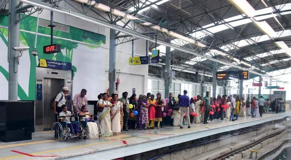 മലയാളി പണി തുടങ്ങി; ഫൈന്‍ ഇനത്തില്‍ തന്നെ കൊച്ചി മെട്രോ ലാഭം നേടുമോ?