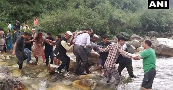 കുളുവില്‍ ബസ് കൊക്കയിലേക്ക് മറിഞ്ഞ അപകടം: മരണം 42 ആയി