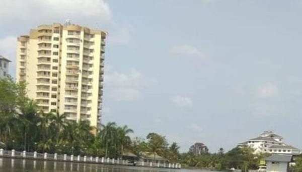 മരടിലെ ഫ്ലാറ്റുകള്‍ ഈ മാസം 20നകം പൊളിച്ചു നീക്കണമെന്ന് സുപ്രിം കോടതിയുടെ അന്ത്യശാസനം