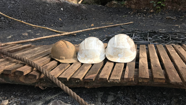 ആ 15 തൊഴിലാളികളെ നമ്മള്‍ സൗകര്യപൂര്‍വ്വം മറന്നോ?; മേഘാലയ ഖനി രക്ഷാപ്രവര്‍ത്തനം പ്രതിസന്ധിയില്‍; ഖനിയില്‍ നിന്നും ദുര്‍ഗന്ധമുണ്ടെന്നു രക്ഷാപ്രവര്‍ത്തകര്‍