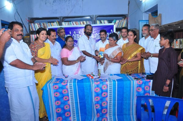 മെട്രീസ് ഫിലിപ്പിന്‍റെ ലേഖന സമാഹാരം "ലൈഫ് ഈസ് ബ്യൂട്ടിഫുള്‍" പ്രകാശനം ചെയ്തു.