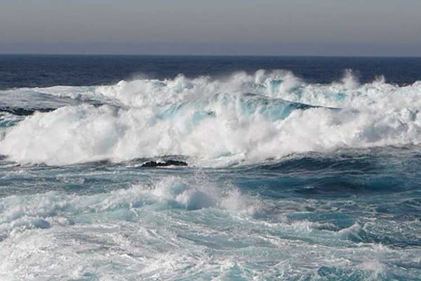 കേരളത്തില്‍ അടുത്ത മൂന്ന് ദിവസത്തിനുള്ളലില്‍ സംസ്ഥാനത്ത് കനത്ത മഴയും കൊടുങ്കാറ്റും; വ്യാഴാഴ്ച വരെ കടലില്‍ പോകരുതെന്ന് മുന്നറിയിപ്പ്
