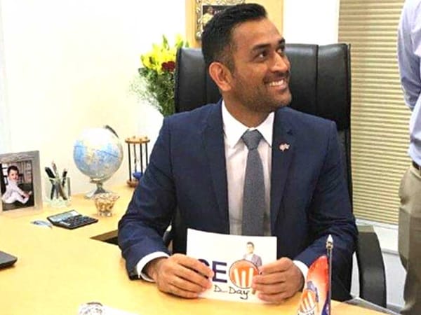 ധോണിക്ക് 'ജോലി' കിട്ടി; പക്ഷെ ....