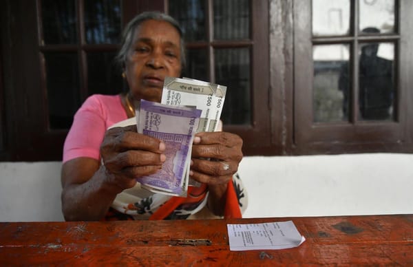 ക്ഷേമ പെൻഷൻ രണ്ടു ഗഡുകൂടി അനുവദിച്ചു, 3200രൂപ വീതം വെള്ളിയാഴ്‌ച മുതൽ വിതരണം ചെയ്യുമെന്ന് ധനമന്ത്രി