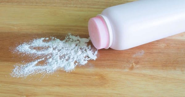 ജോണ്‍സണ്‍ ആന്‍ഡ് ജോണ്‍സണ്‍ ബേബി പൗഡറില്‍ ക്യാന്‍സറിന് കാരണമാകും; കമ്പനി സത്യം മറച്ചുവെച്ചത് വര്‍ഷങ്ങളോളം