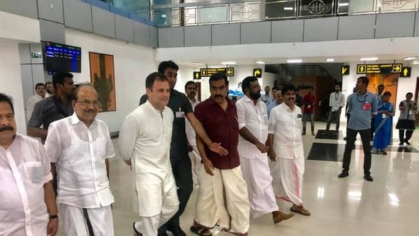 രാഹുലും പ്രിയങ്കയും കേരളത്തിലെത്തി; നിറഞ്ഞ  മനസോടെ വരവേറ്റ് കോൺഗ്രസ് പ്രവർത്തകർ