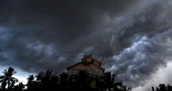 കേരളം മുഴുവൻ റെഡ് അലര്‍ട്ട് പ്രഖ്യാപിച്ചു