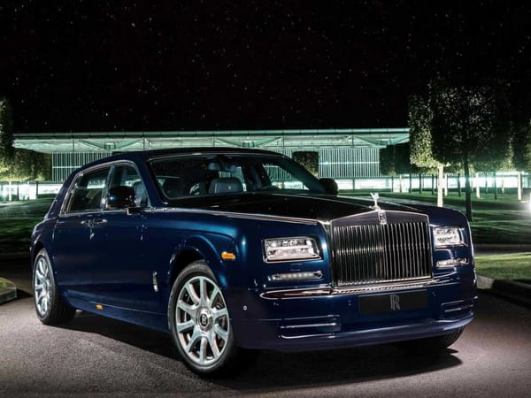 വജ്രം പൂശിയ റോള്‍സ് റോയ്‌സ്; ഈ കാറിന്റെ പെയിന്റ് നിര്‍മ്മിച്ചത്  ഡയമണ്ടുകള്‍ പ്രത്യേകം പൊടിയാക്കി കെമിക്കലുകള്‍ ചേര്‍ത്ത്