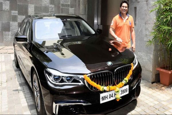 സച്ചിന്റെ വീട്ടിലെ പുതിയ അതിഥി; ഒന്നരക്കോടിയുടെ ബിഎംഡബ്ല്യു