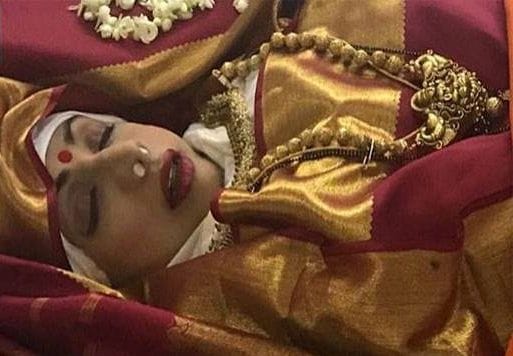 ശ്രീദേവിക്ക് വിടചൊല്ലി ബോളിവുഡ്