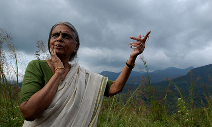 സുഗതകുമാരിയെ കല്ലെറിയുന്നവര്‍ക്ക് ഒരു തുറന്ന കത്ത്