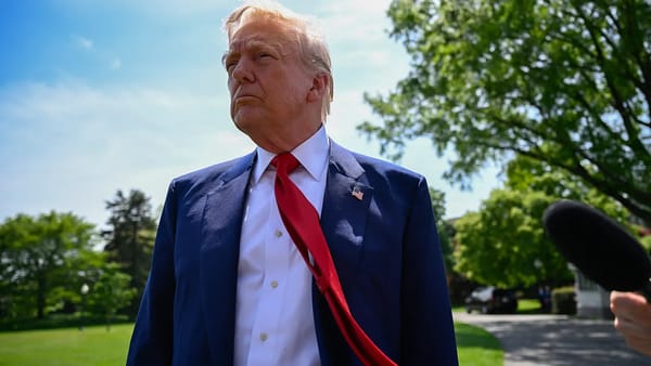 അടുത്ത പോപ്പ് ആകാന്‍ എനിക്ക് ആഗ്രഹമുണ്ട്; മാധ്യമ പ്രവര്‍ത്തകരുടെ ചോദ്യത്തിന് തമാശയോടെ മറുപടി നല്‍കി ട്രംപ്