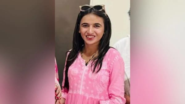 ഹിമാനി നര്‍വാളിന്റെ കൊലപാതകത്തിന് പിന്നില്‍ ആണ്‍സുഹൃത്ത് ; കൊലപ്പെടുത്തിയത് മൊബൈല്‍ ചാര്‍ജര്‍ ഉപയോഗിച്ച് ശ്വാസം മുട്ടിച്ച്