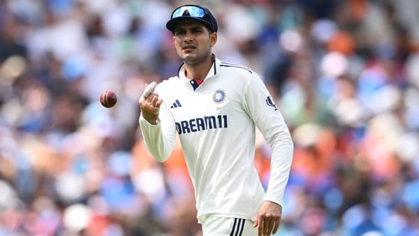 ഗില്ലിന്റെ ജേഴ്സി ലേലത്തില്‍ പോയത് 5.41 ലക്ഷത്തിന്; തുക കാന്‍സര്‍ബാധിതര്‍ക്ക്