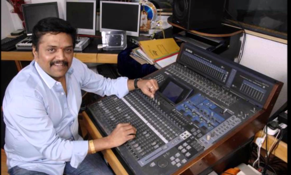 പ്രണയമണിത്തൂവൽ പൊഴിയും വിദ്യാസാഗരം...