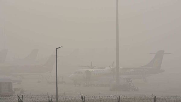 കനത്ത മൂടൽ മഞ്ഞ്;  ഡെൽഹിയിൽ വിമാന സർവീസുകൾ തടസപ്പെട്ടു