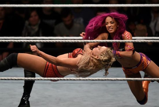 സൗദിയില്‍ റെസിലിംഗ് മത്സരത്തിന് മുമ്പ് അര്‍ദ്ധനഗ്‌നരായ സ്ത്രീകളുടെ ചിത്രങ്ങള്‍ ഉള്‍പ്പെടുന്ന പരസ്യം പ്രദര്‍ശിപ്പിച്ചു; സൗദി അധികൃതര്‍ മാപ്പു പറഞ്ഞു